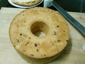 如果爆头难看的话可以用锯齿刀切除，个人感觉爆头的蛋糕比较香