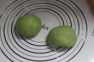 一分为二相等的分量。