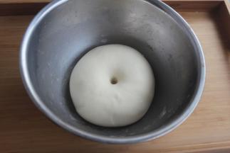 等待发酵至两倍大。