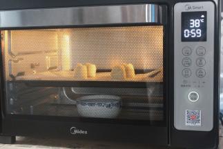 烤箱发酵至两倍大。