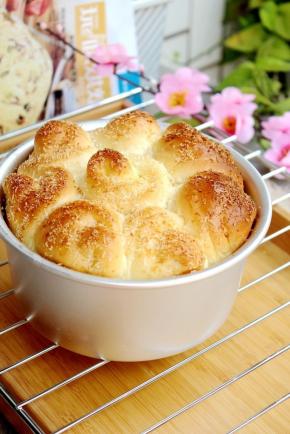 补拍的图，放戚风模具里面烤也是一样的。