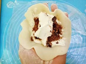 在放一层淡奶油