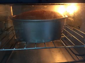 烤箱预热至150度上下火，中层烤50分钟