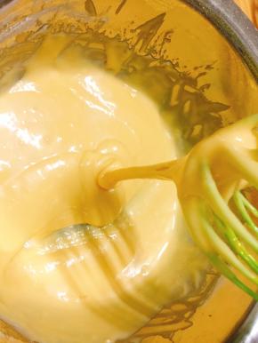 搅拌好的面糊光滑细腻