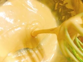 搅拌好的面糊光滑细腻