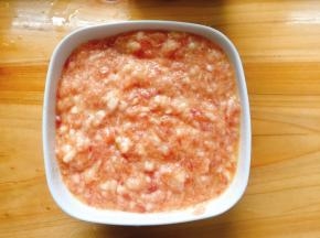 用筷子充分搅匀