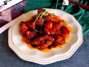 出锅装盘撒上葱丝即可