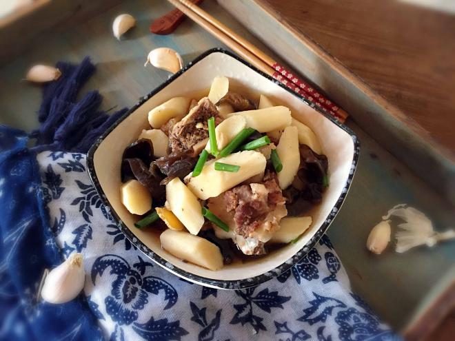 山药黑木耳炖骨头