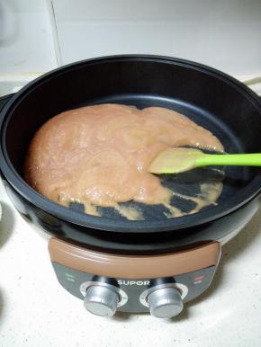 刮刀要不停翻炒，以免糊底