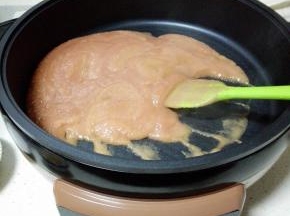 刮刀要不停翻炒，以免糊底