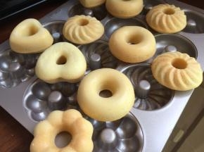 程序结束，戴上手套拿出，倒扣，就轻松脱模；