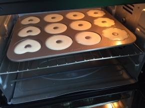 放入烤箱，上下火160度，中层，35分钟；