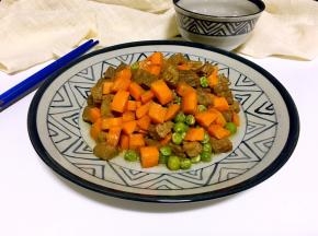 因为原切牛排是用黑胡椒腌制好的，成品还带有黑椒的香味，棒极了。