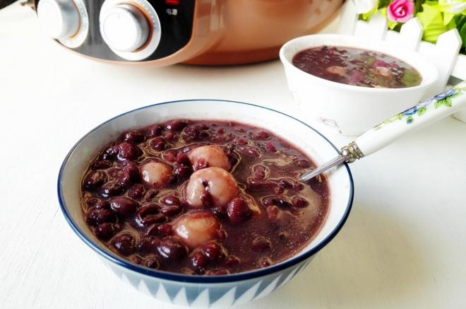 红豆黑米圆子粥