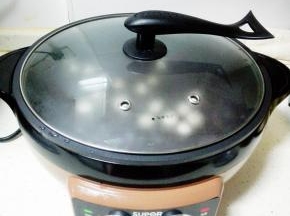 盖锅盖中大火约5分钟