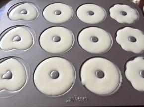 全部挤好后，震几下，出气泡；