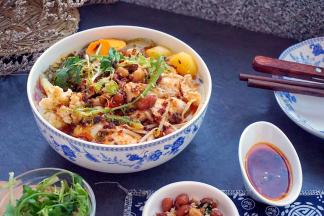 喜欢麻辣酱的朋友们可以淋上一些