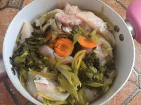 用手充分抓拌均匀