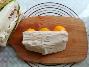 芒果去皮擦干水份