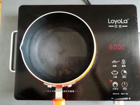 大火加热到锅里的水冒小泡