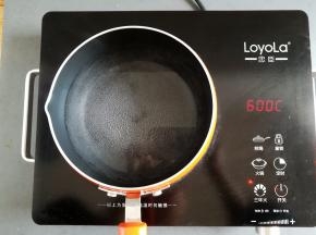 大火加热到锅里的水冒小泡