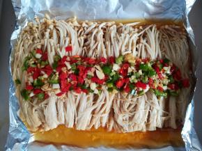 烤熟后取出打开锡纸散热