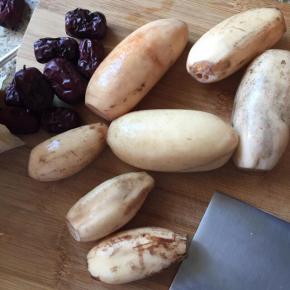 秋天，莲藕，应该多吃点；红枣、红糖备好；