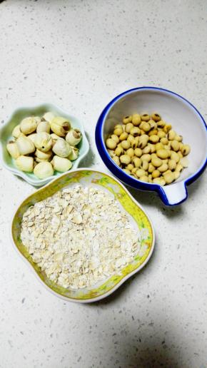 准备材料，我买的是去心莲子