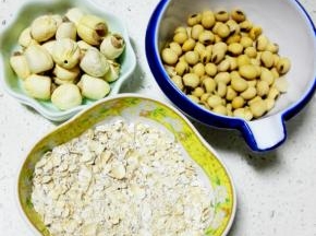 准备材料，我买的是去心莲子