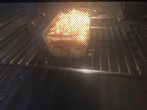 放入预热好200度烤箱烘烤15分钟