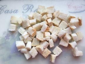吐司切成小丁