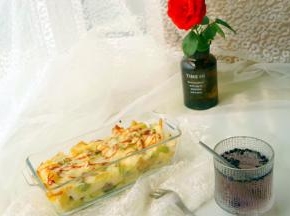 培根焗烤吐司块就做好了，趁热吃非常好吃。