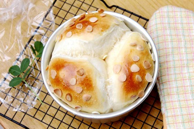 杏仁面包