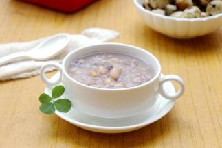 做早餐非常的有营养。