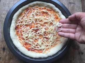 10.撒一些芝士；