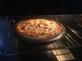 12.放入预热好的烤箱内，210度、中层，烤15分钟即可。