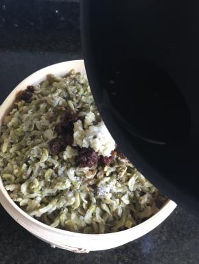 11.15g玉米油烧热后浇在蒜蓉上，然后拌均匀即可；