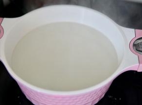 另取锅烧开水