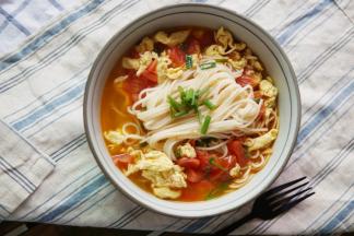 自己做的面，鸡蛋多多