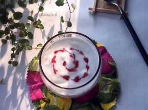 用牙签，画出花形；