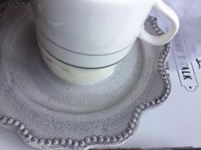 脱模时用手拍拍杯子即可轻松脱模