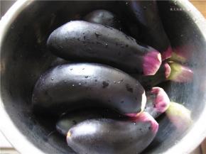 去除上面的茄子蒂