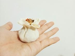 把花边稍微整理下，让它更加漂亮