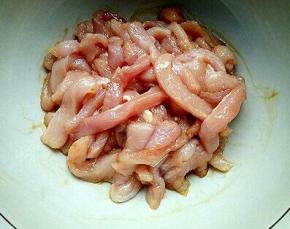 用手抓均匀腌制15分钟