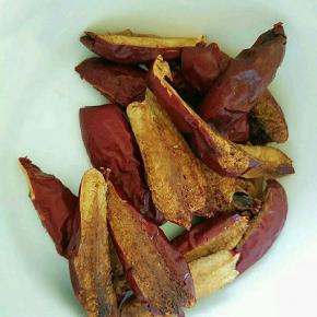 红枣剪小，去核备用。