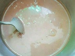 加入白糖搅匀即可。