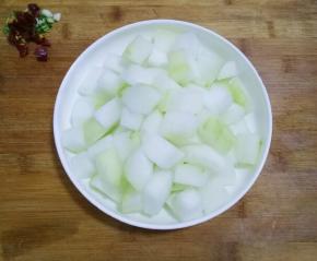 冬瓜切小块或者切片都可以