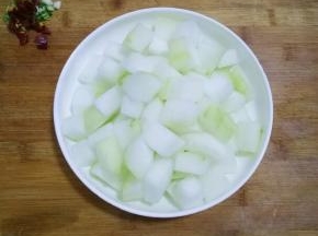 冬瓜切小块或者切片都可以