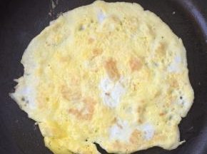 鸡蛋煎成蛋饼