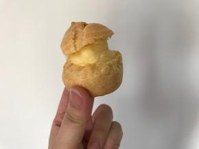 盖上另一片泡芙皮，美味的泡芙就制作好了～